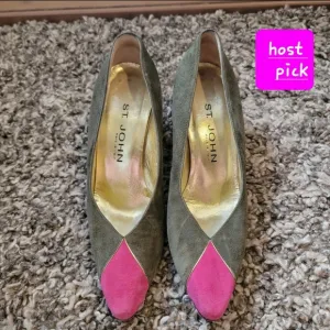 * Host Pick * Vintage St John Olive Green &amp; Pink Suede Heels