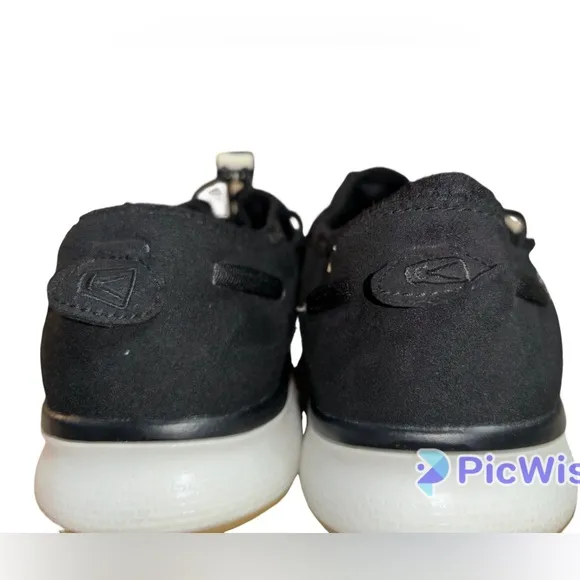 - Keen Uneek 02 Fisherman Men's Sandal