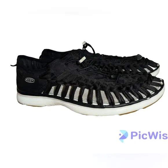 - Keen Uneek 02 Fisherman Men's Sandal