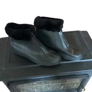💜💜 LACROSSE  Short Black Rubber Boots Faux Fur Trim Ladies Size 10