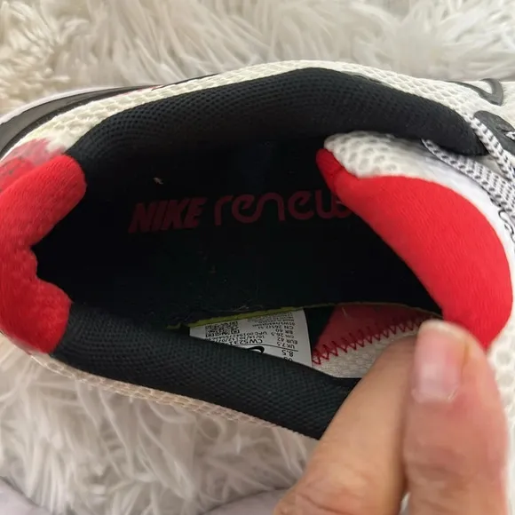 - Nike Renew Run White University Red Sz 8.5