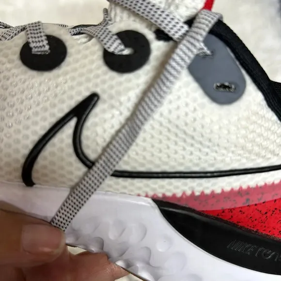 - Nike Renew Run White University Red Sz 8.5