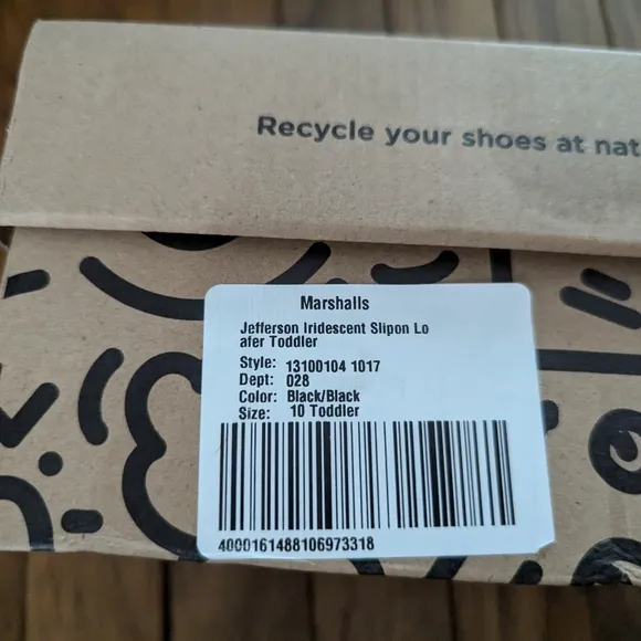 🆕 NWT NIB iridescent Jefferson style perforated EVA slip ons by Native shoes