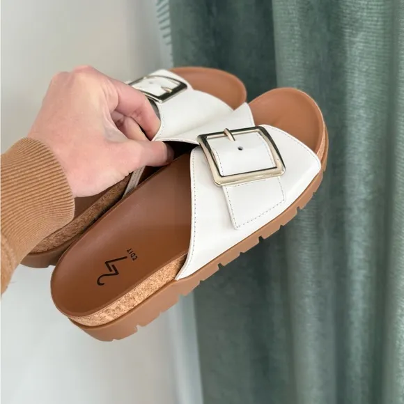 27 EDIT Teagan Slide Sandal Sandals - White Leather - Size 9.5