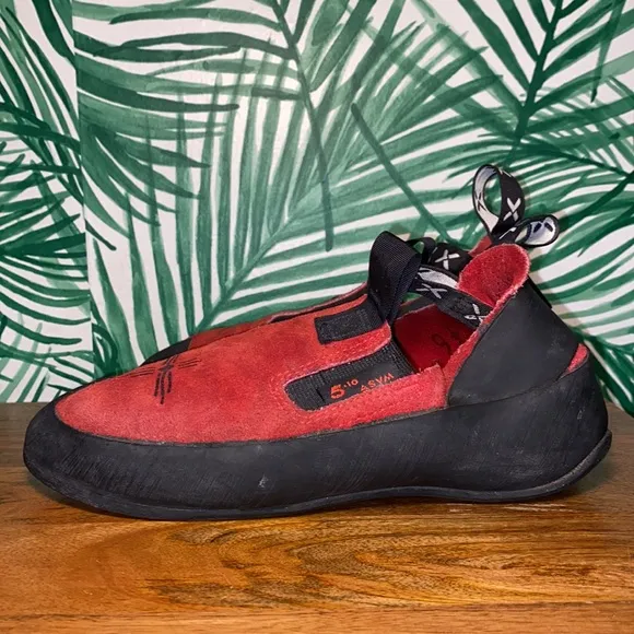 5.10 ASYM Moccasym Rock Climbing Shoes Red Suede Women’s 9.5