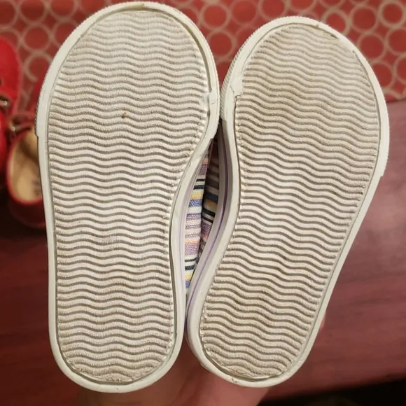 6 Pair of Size 5 Toddler shoes