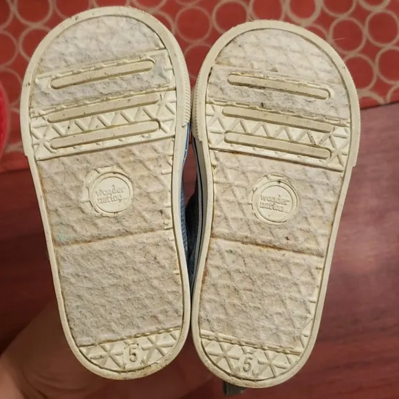 6 Pair of Size 5 Toddler shoes