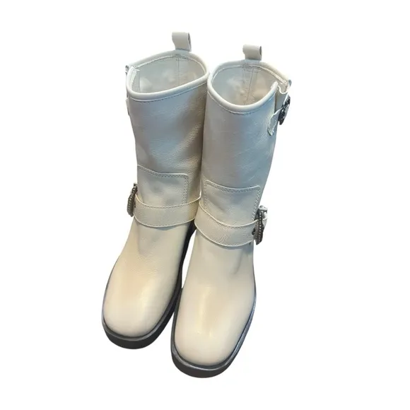 8 ANTHROPOLOGIE LARROUDE’ Hardy Boots in Ivory