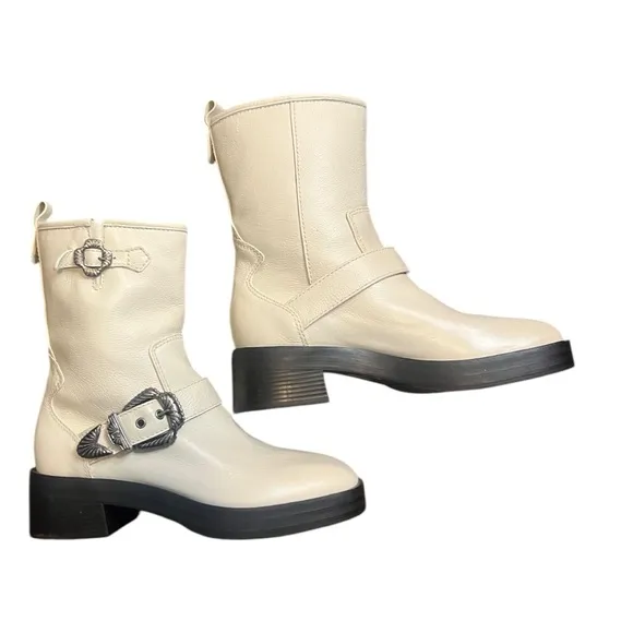 8 ANTHROPOLOGIE LARROUDE’ Hardy Boots in Ivory