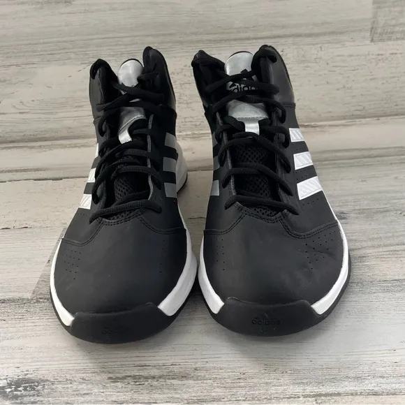 adidas Men’s Size 10 Isolation 2 Mid Lace Up Basketball Shoes In Black/Silver