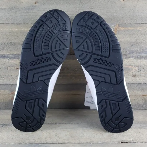 adidas Originals A.R. Trainers Leather Sneakers
