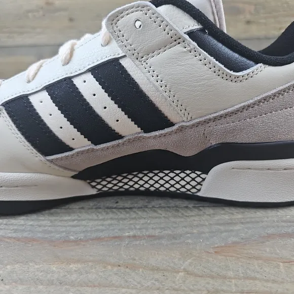 adidas Originals Forum Low CL Men's Casual Leather Shoes Sneakers Beige Black