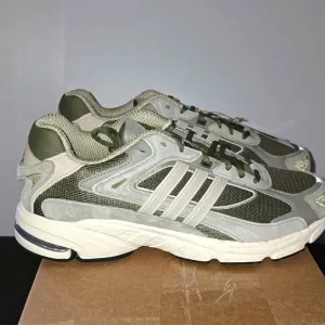 Adidas originals men's size 12 Revponse CL NWT NO BOX.. Fire shoes sneakers**