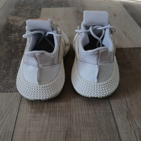 ADIDAS PROPHERE Running Shoes. Size 8
