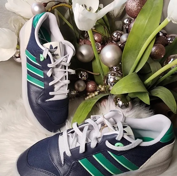 Adidas RIVALRY LOW Mens SHOES size12 new