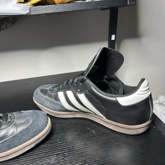 Adidas Samba Men’s Size 9 Classic Black White Leather Casual Shoes Sneakers