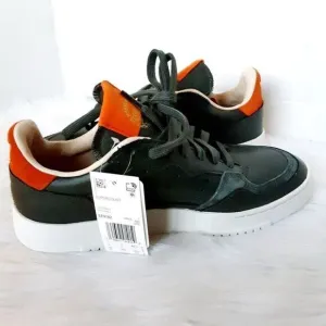 Adidas Sneaker Men's size 7M Shoes