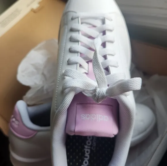 adidas women Advantage Shoes Size 10 White Lace Pink Tennis Sneaker Cloudfoam