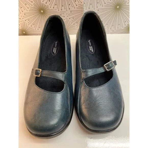 Aetrex 100% leather dark blue mary janes. Size 8.5