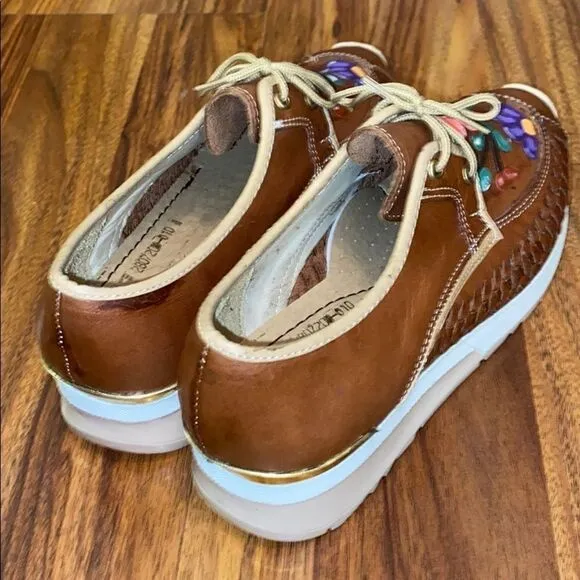 Agave Girl NWOT Handmade Floral Leather Shoes Hand Painted Womens Size 6