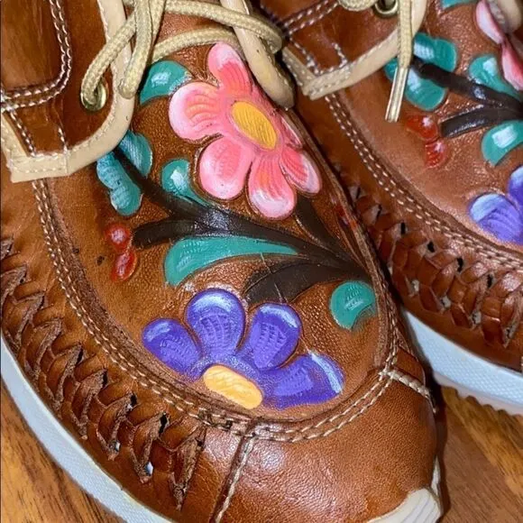 Agave Girl NWOT Handmade Floral Leather Shoes Hand Painted Womens Size 6