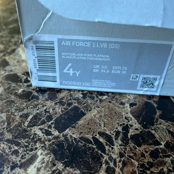 Air Force 1 LV8 (GS) /size 4Y
