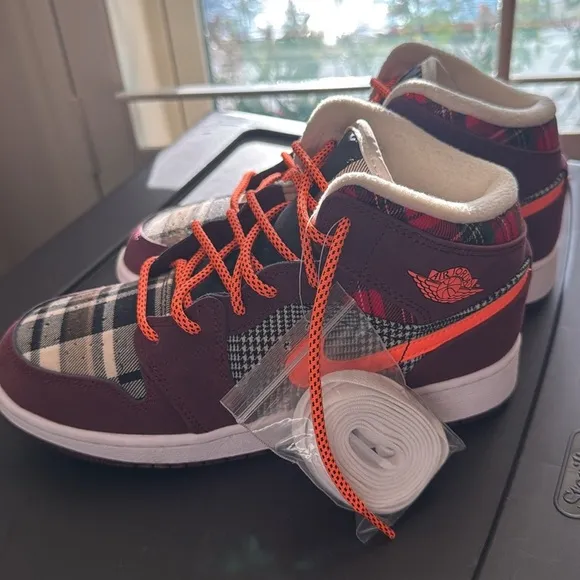 Air Jordan 1 Mid SE 🍇
