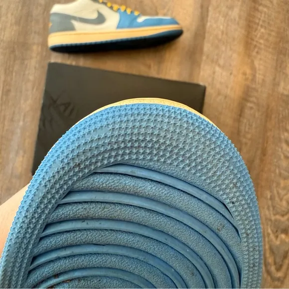 Air Jordan 1 SE Low Tokyo 96 University Blue