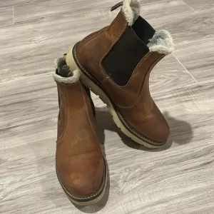 Alpine Design Women's Chelsea boot size 7.5