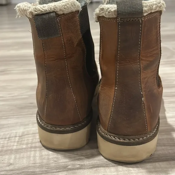 Alpine Design Women's Chelsea boot size 7.5
