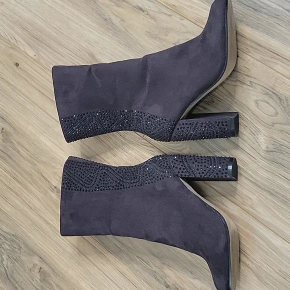 American Glamour Badgley Mischka ADA Purple Heeled Boots