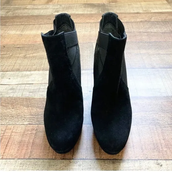 ANKLE BOOTS