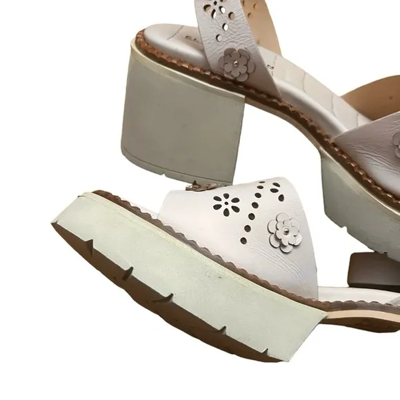 Anthropologie Elvio Zanon Perforated Floral Sport Sandals EU 39