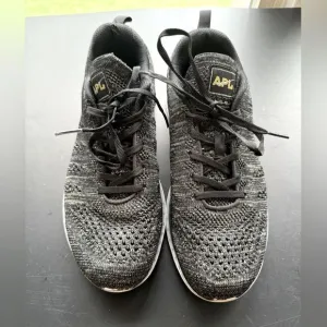 APL Athletic Propulsion Labs Women 8.5 Techloom Pro W Black Gold Shoes Sneakers