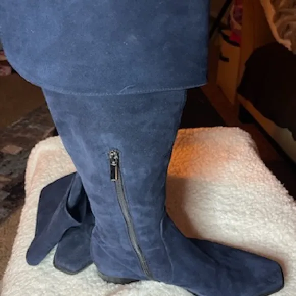Aquatalia Blue Suede Knee-High made in Italy Boots