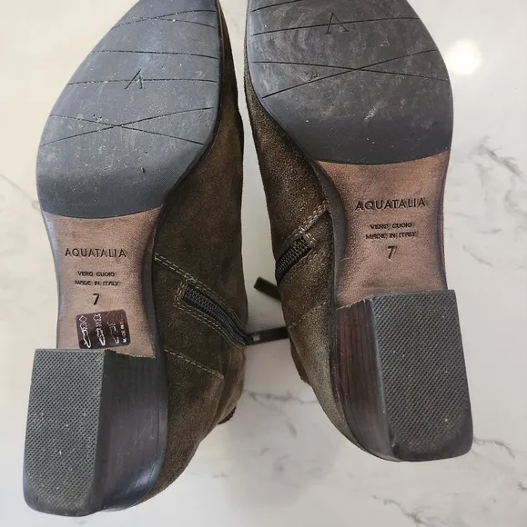 Aquatalia Size 7 Olive Green Suede Ankle Boots/Booties