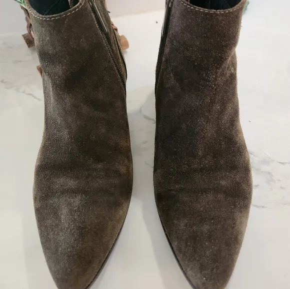 Aquatalia Size 7 Olive Green Suede Ankle Boots/Booties