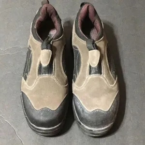 Arapaho men’s size 10 like new suede shoes