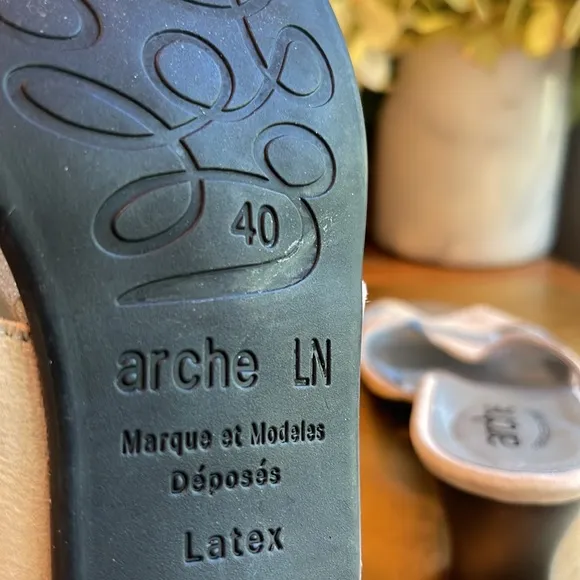 Arche Metallic Silver Leather and Bone Nubuck Heeled Sandals | Barely Wo…