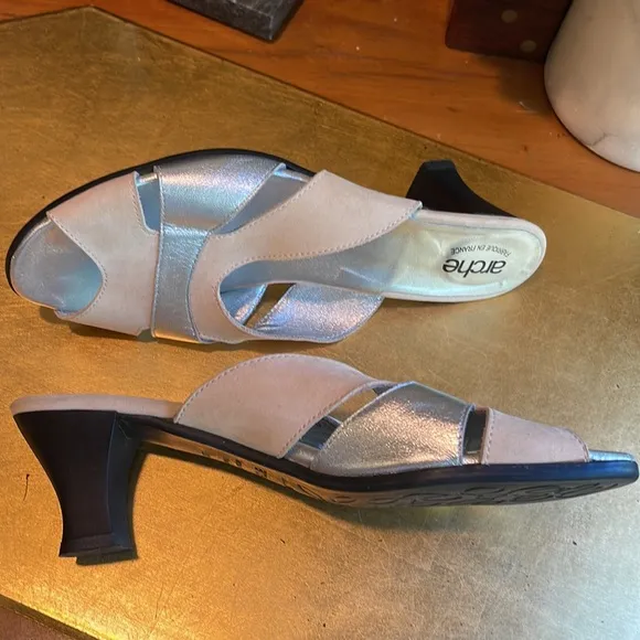 Arche Metallic Silver Leather and Bone Nubuck Heeled Sandals | Barely Wo…