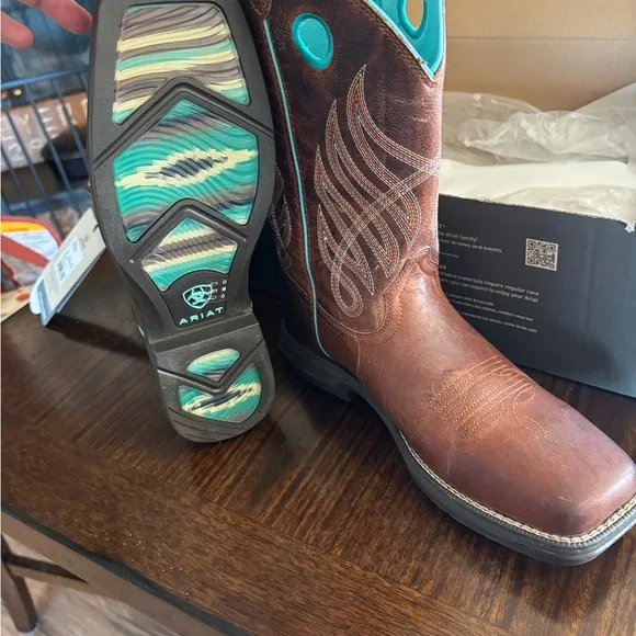 Ariat Western Boots NWT in box with Turquoise Details