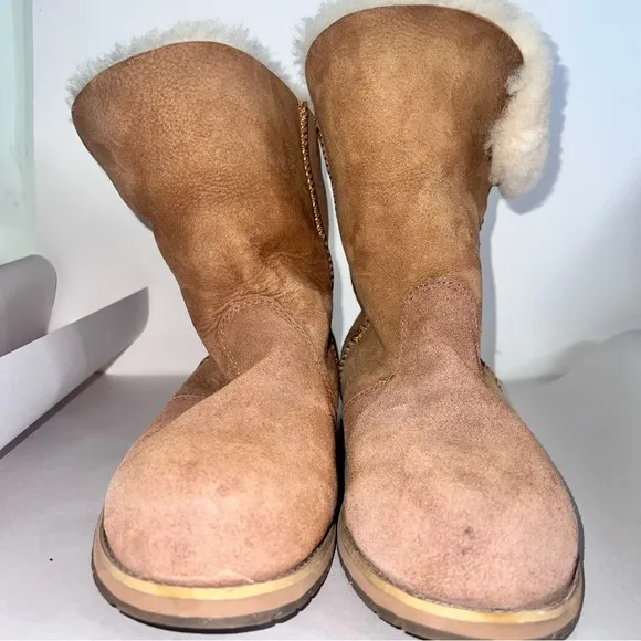 Australian Emu Bells Beach Lo sz 8 Sheepskin Boots Suede Outer
