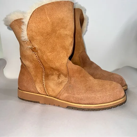 Australian Emu Bells Beach Lo sz 8 Sheepskin Boots Suede Outer