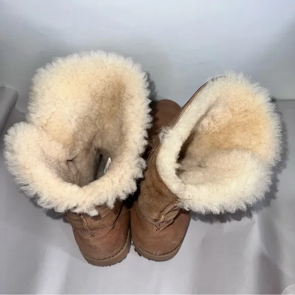 Australian Emu Bells Beach Lo sz 8 Sheepskin Boots Suede Outer