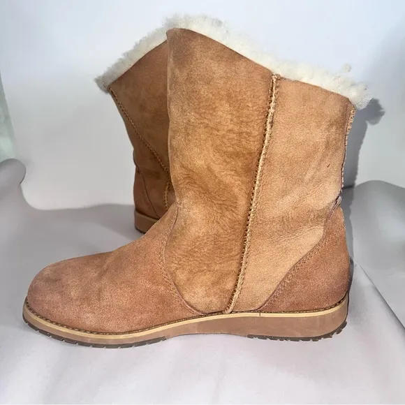 Australian Emu Bells Beach Lo sz 8 Sheepskin Boots Suede Outer