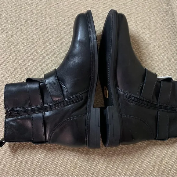Avellini Made in Portugal Black Leather Bootie NWT