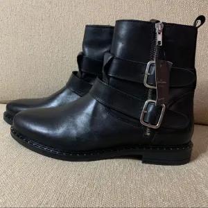 Avellini Made in Portugal Black Leather Bootie NWT