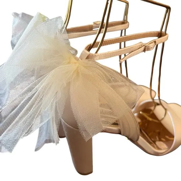 Badgley Mischka Kim Mesh Tulle Back  Bow Block Heel Wedding Ivory NEW Size 6
