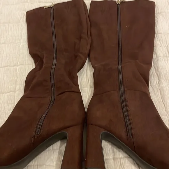 Bandolino Kyla Brown Suede Heeled Boots Size 6.5