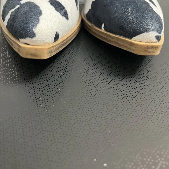 Barn babe black and white cow print booties size 7